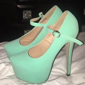 Glaze mint green pumps